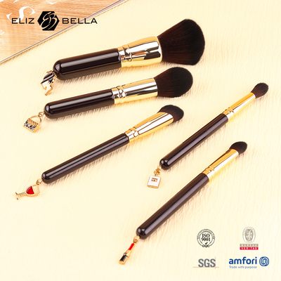 5 pièces de pinceau personnalisable pour le maquillage de voyage, manche en bois, ferrule en aluminium et 100% de cheveux synthétiques.