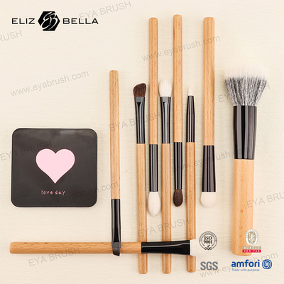 Complétez votre collection de maquillage avec différents styles de pinceaux de maquillage