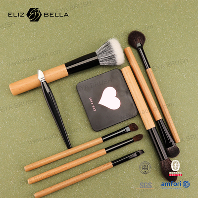 Complétez votre collection de maquillage avec différents styles de pinceaux de maquillage