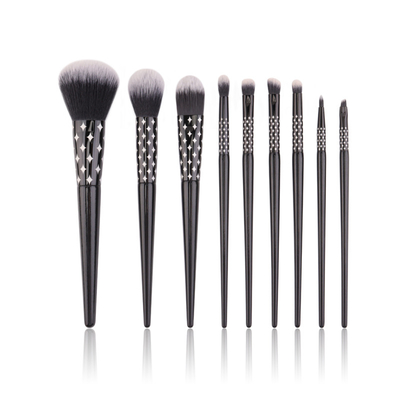 Brosses de maquillage pour le salon à domicile et cadeaux indispensables