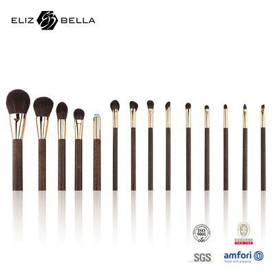 Un ensemble de pinceaux de maquillage personnalisable pour les professionnels