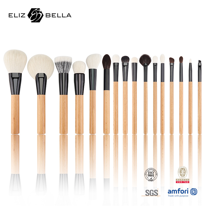 Complétez votre collection de maquillage avec différents styles de pinceaux de maquillage