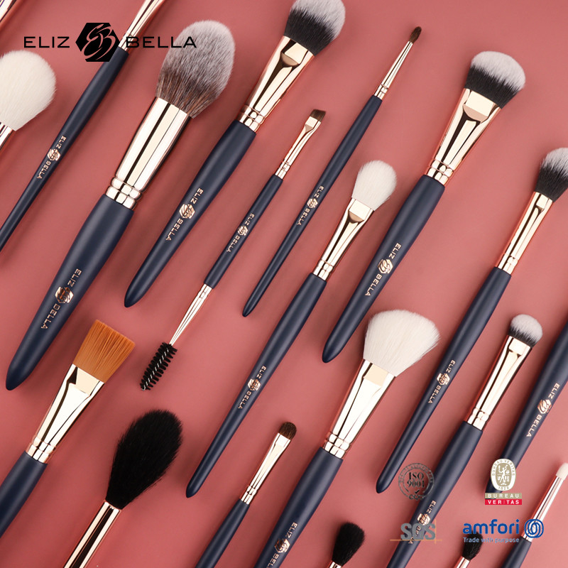 En gros 24pcs de poignée en bois maquillage pinceau ensemble votre propre marque