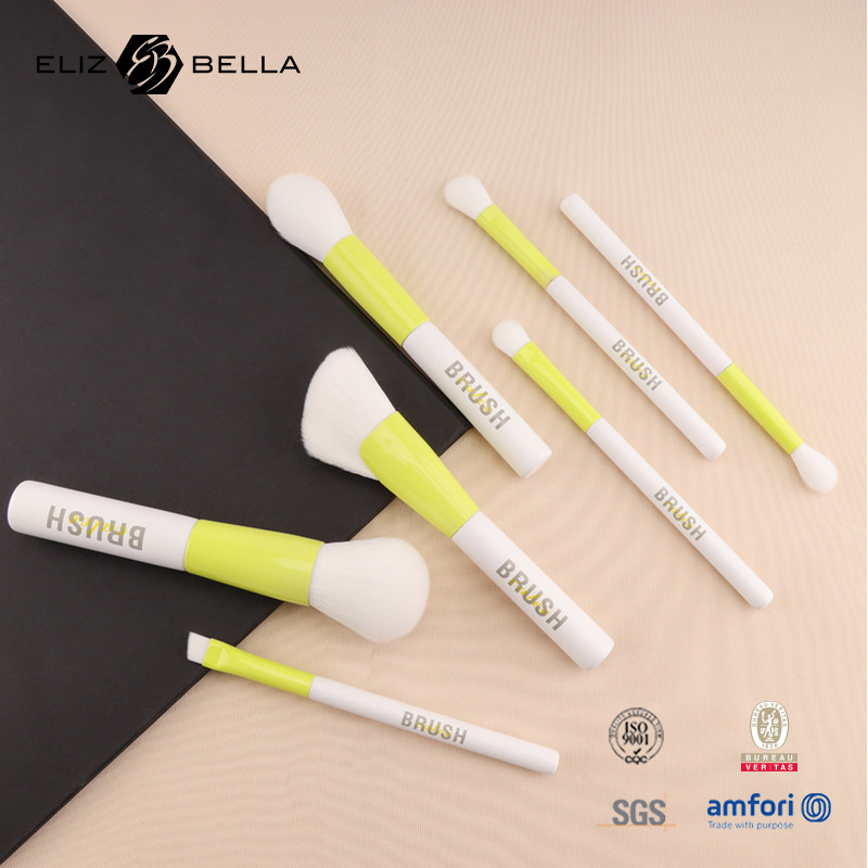 Des pinceaux de maquillage 100% végétaliens et adaptés aux animaux. Doux, durables et fabriqués de manière responsable.
