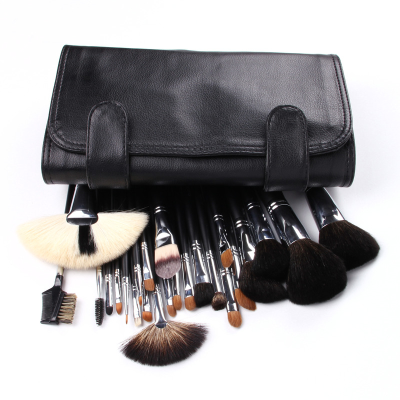 Pinceau de maquillage de voyage plus moelleux et plus hygiénique Idéal pour les retouches en déplacement Cheveux synthétiques Noir/ Couleurs personnalisées